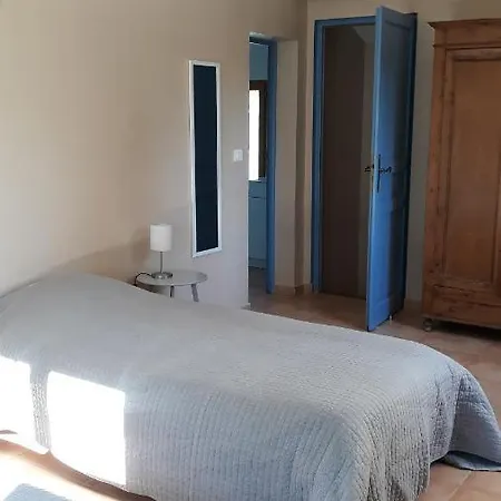 Des Vergers 3* Salon-de-Provence